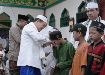 Al Haris Berikan Santunan Anak Yatim Dan Pelajar Di Tanjung Jabung Barat