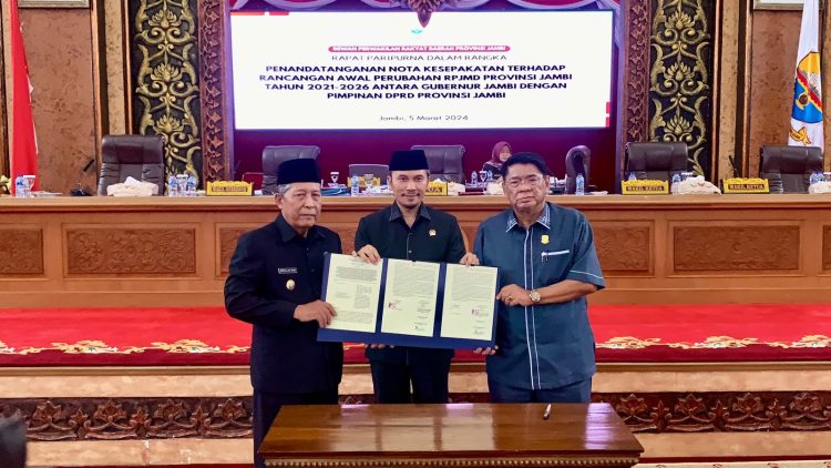 Seluruh Fraksi DPRD Jambi Sepakati Perubahan Perda RPJMD Tahun 2021-2026