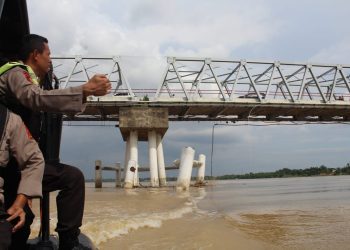 Kapal Tongkang Batu Bara Tabrak Tiang Penyanggah Jembatan Batanghari I Jambi