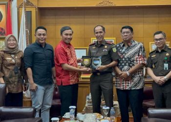 Ketua DPRD Jambi Terima Silaturahmi Kajati Di Gedung Dewan