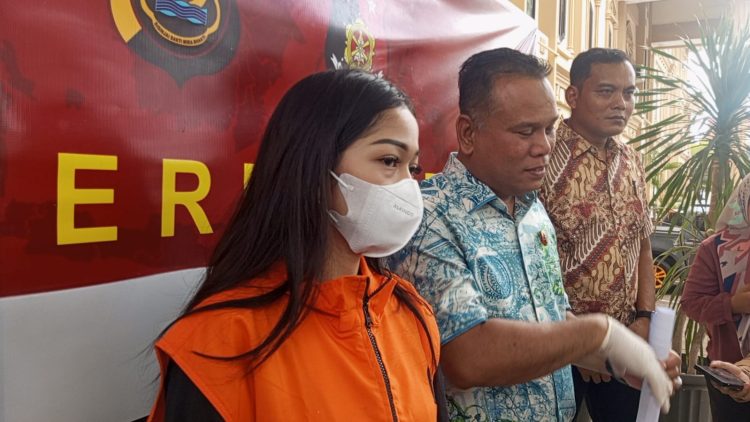 Selebgram Ditangkap Polisi Promosikan Judi Online