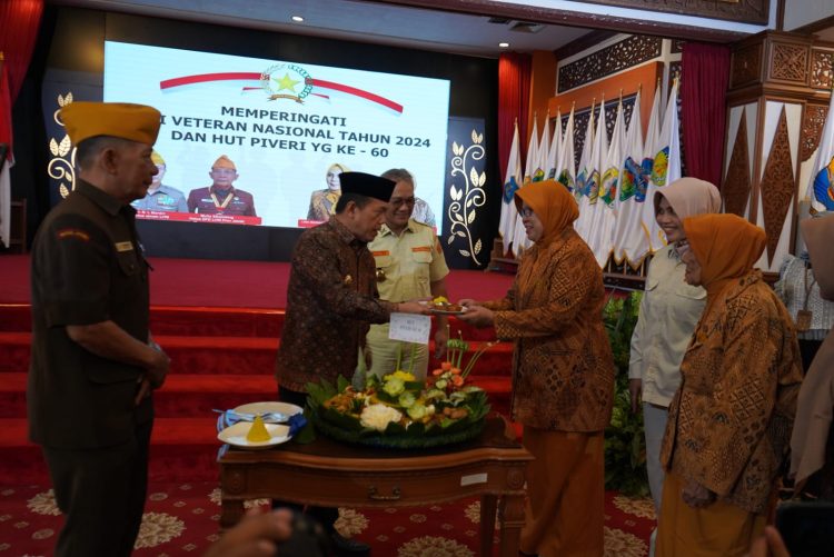 Hadir di Tengah Keluarga Besar Veteran Jambi, Gubernur Al Haris Berikan Mobil Operasional