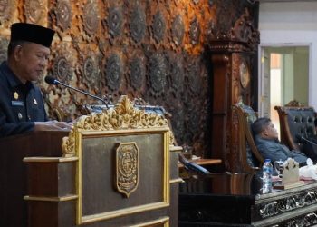 Bupati Tanggapi Pandangan Umum Fraksi-fraksi Dewan Terhadap Nota Keuangan RAPBD Perubahan Merangin 2025